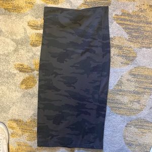 Sanctuary size small midi pencil skirt in subtle camo print